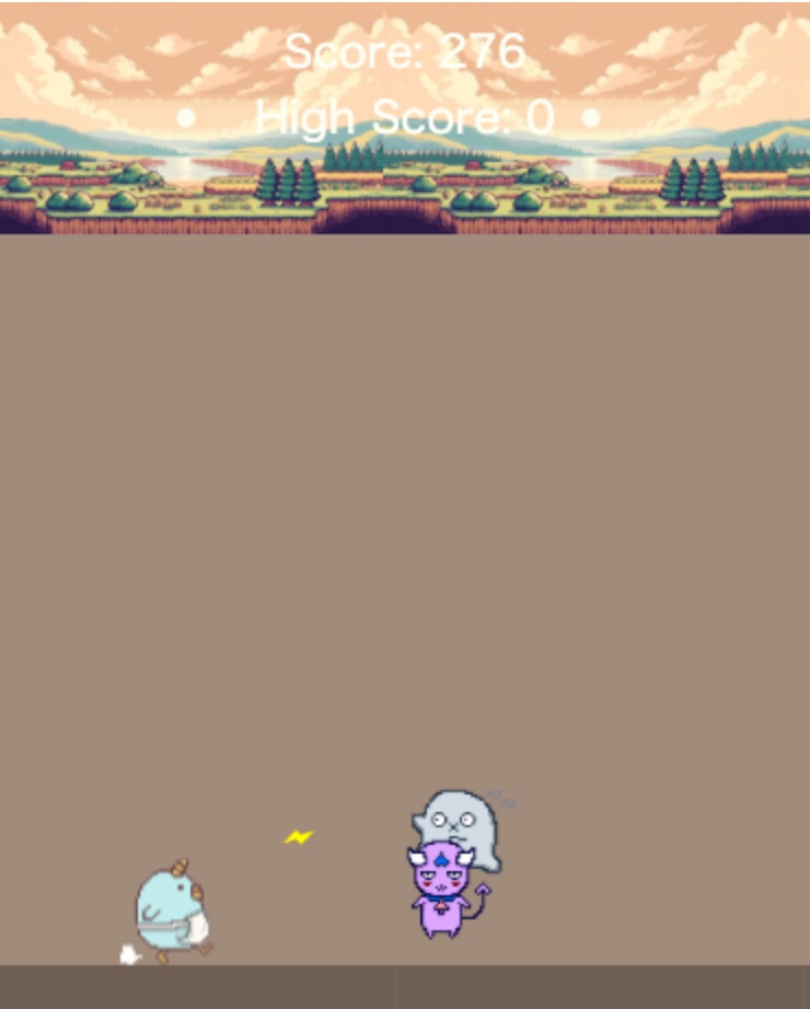遊んでいる画面。走るぴよ丸の前から、ツキモノと黄色い弾が近づいてくる。上にスコアとハイスコアが出ている